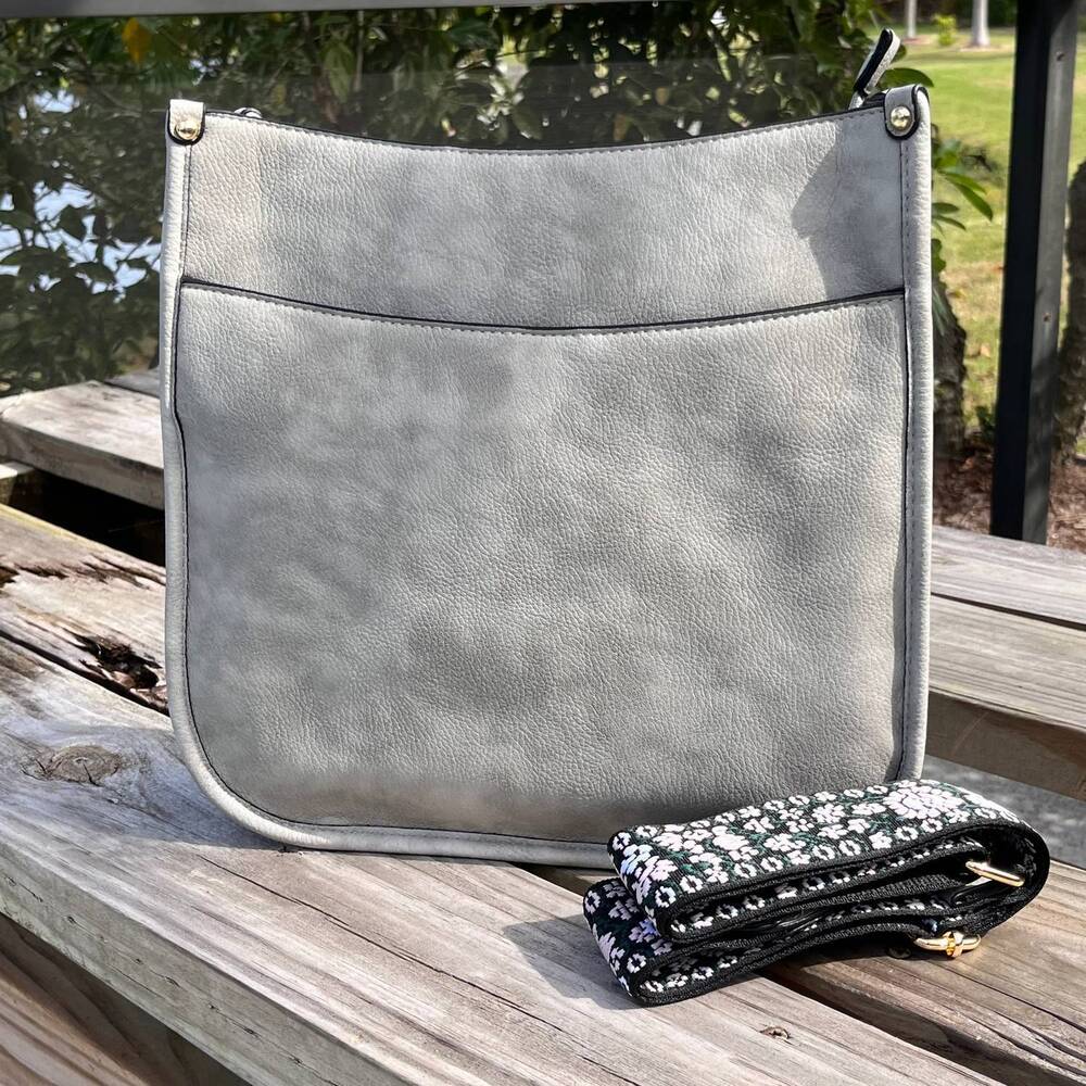 NEW JEN & CO. women's kate crossbody bag in light gray
